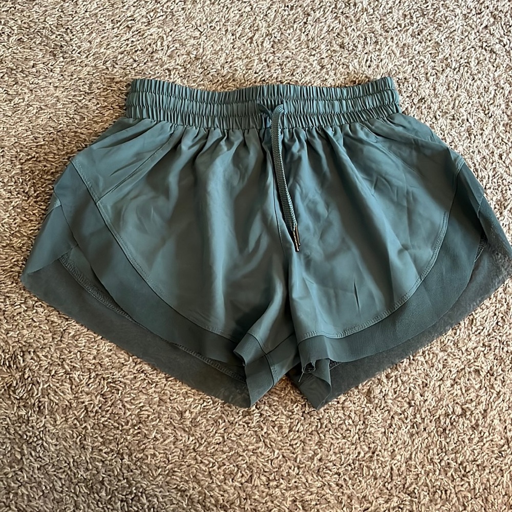 Halara Shorts- new with tag!